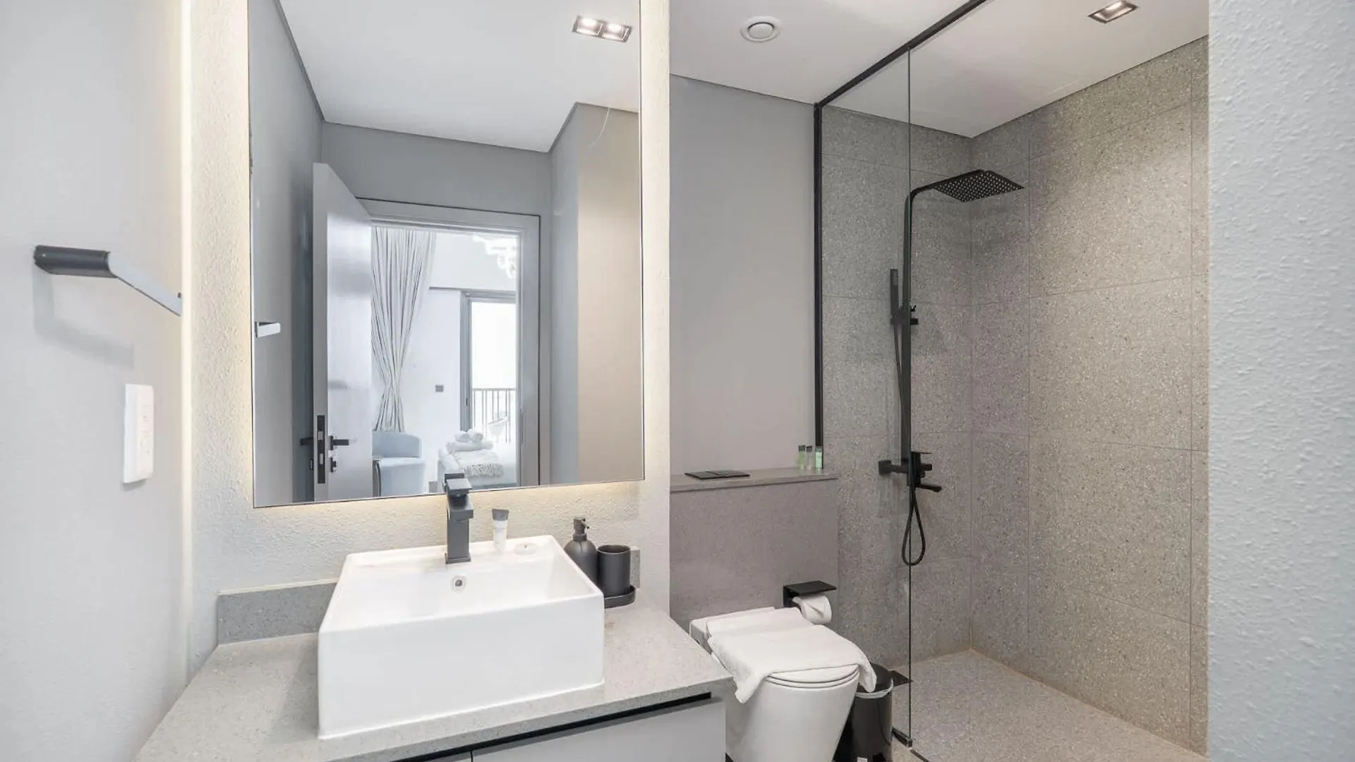 Beautiful 1 Bedroom In Mbr Perfect For 4 Dubai Apartment